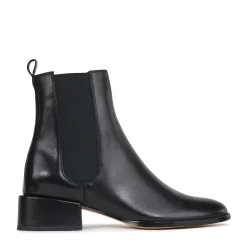 CASAR>EOS Footwear Fashion