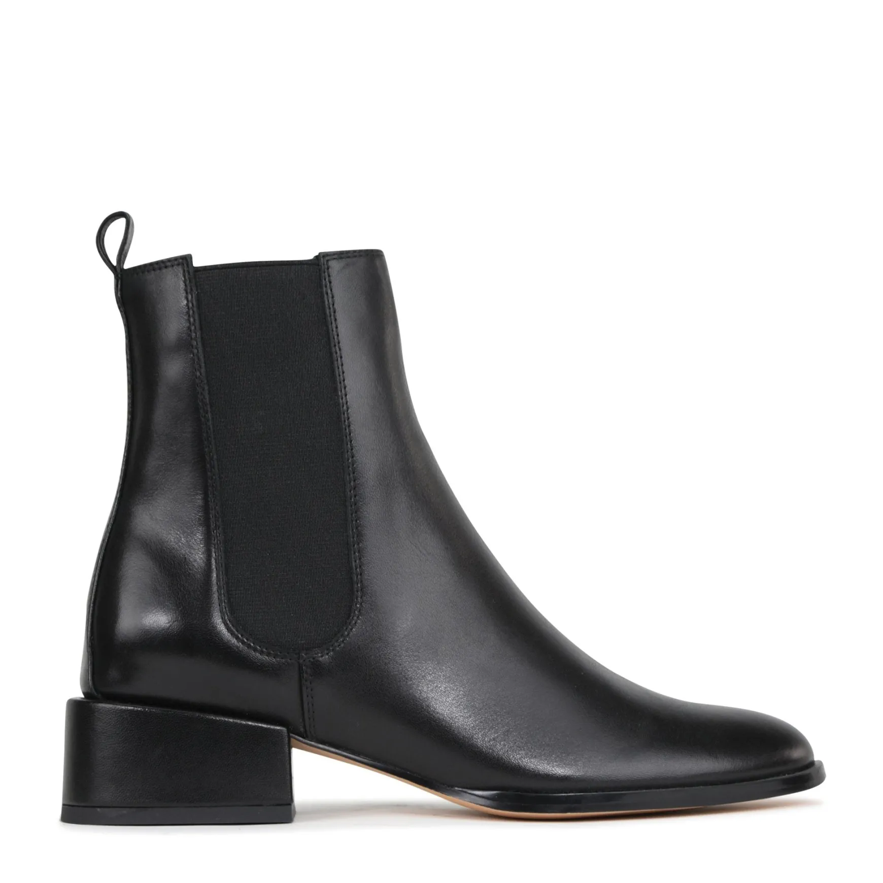 CASAR>EOS Footwear Fashion