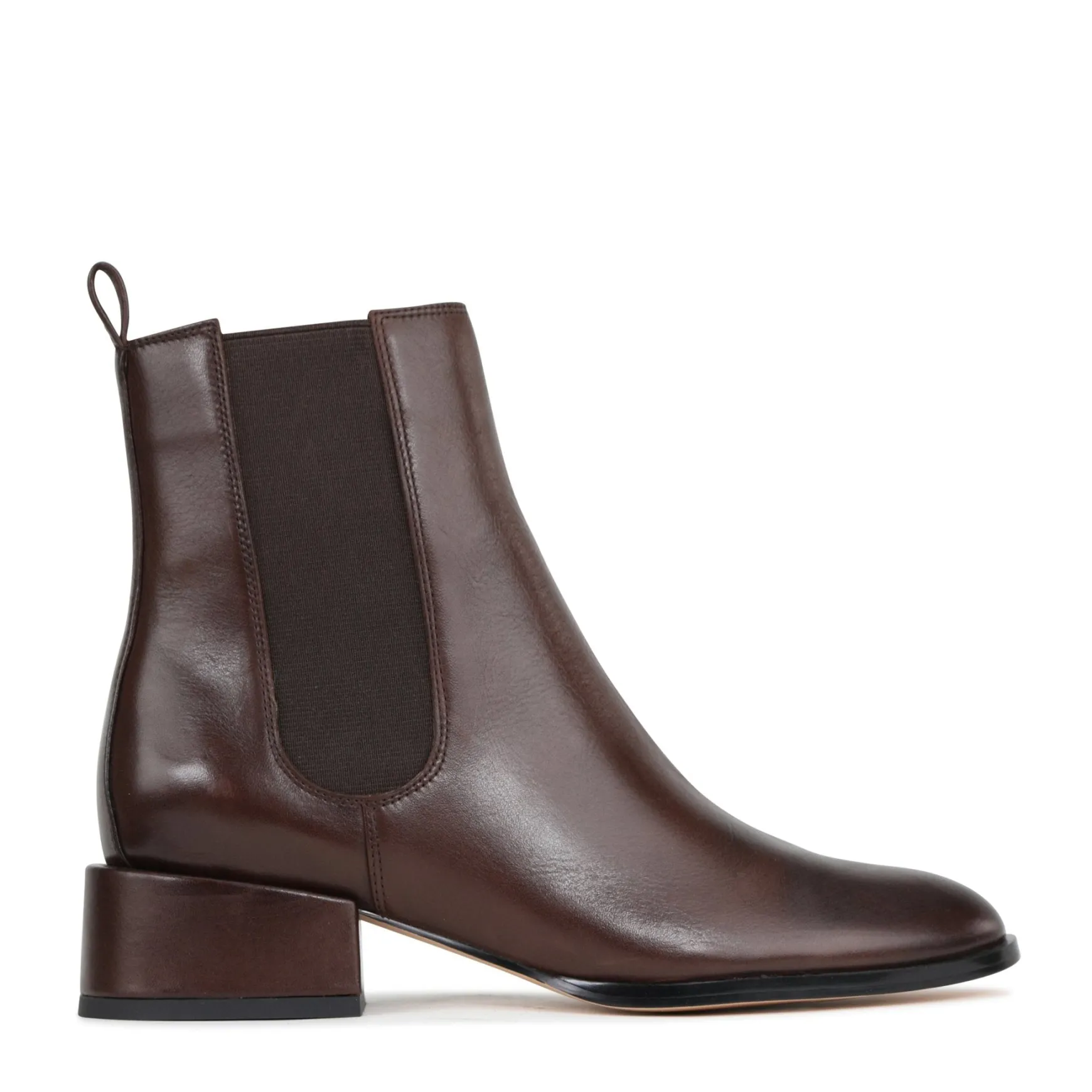 CASAR>EOS Footwear Fashion