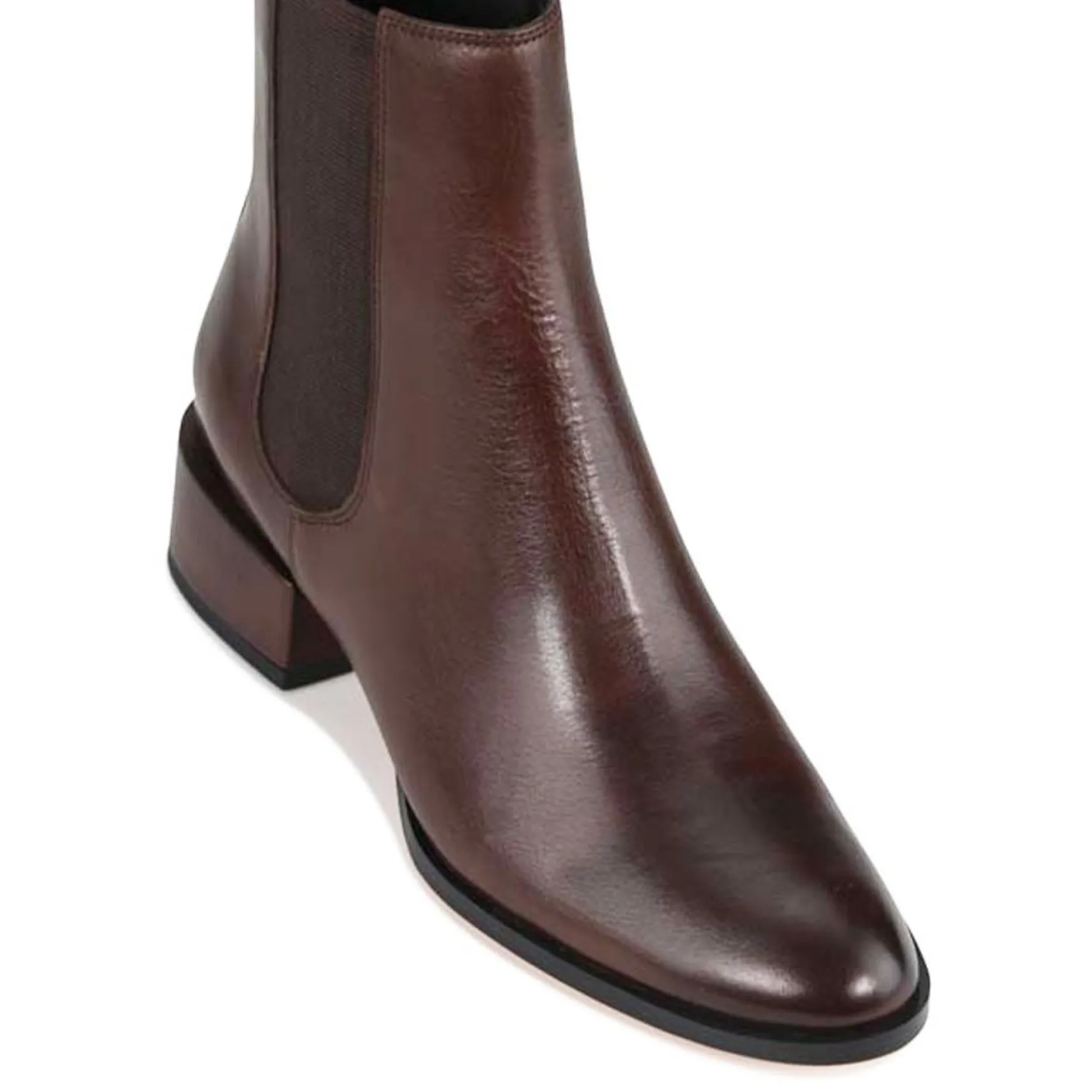 CASAR>EOS Footwear Fashion