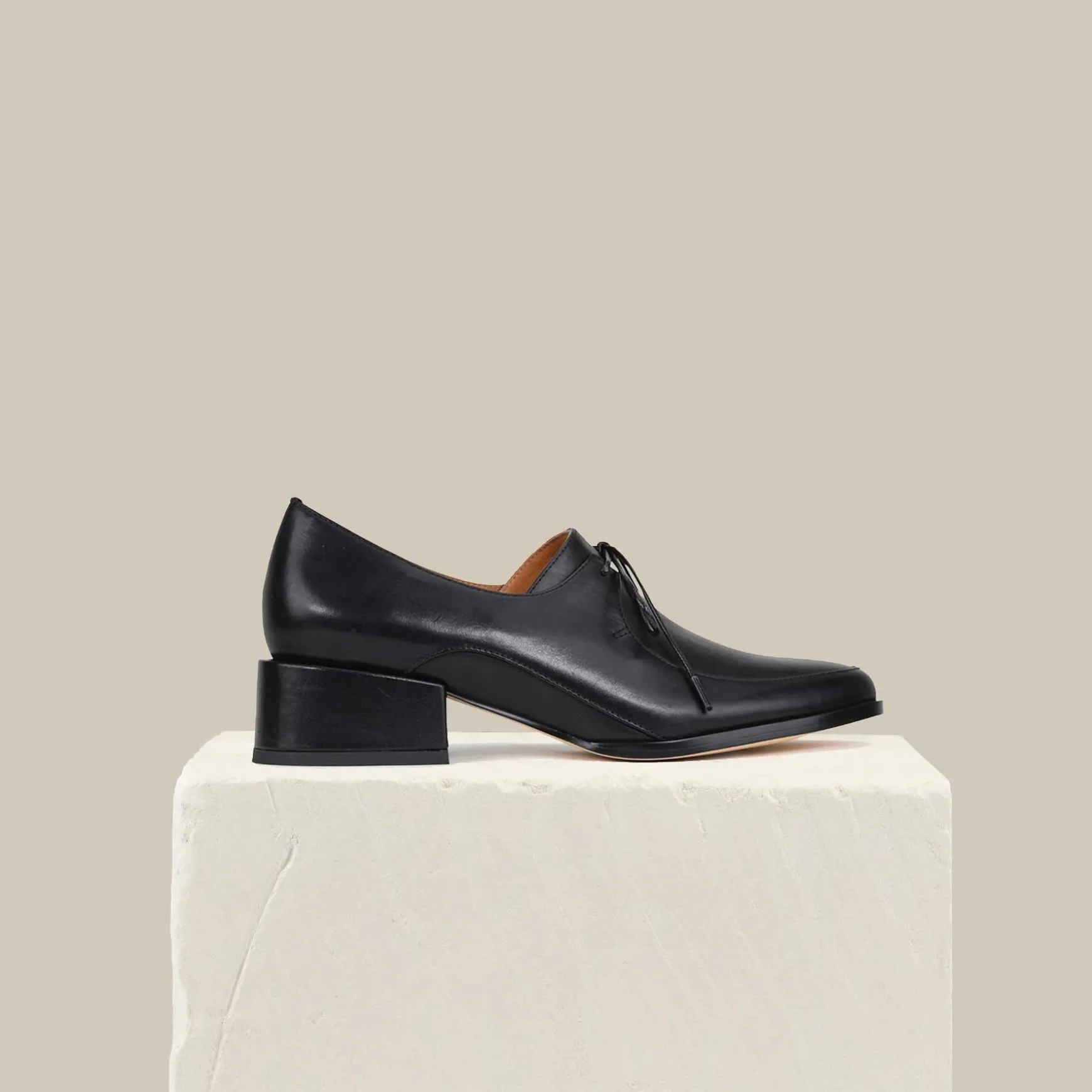 CASI>EOS Footwear Online