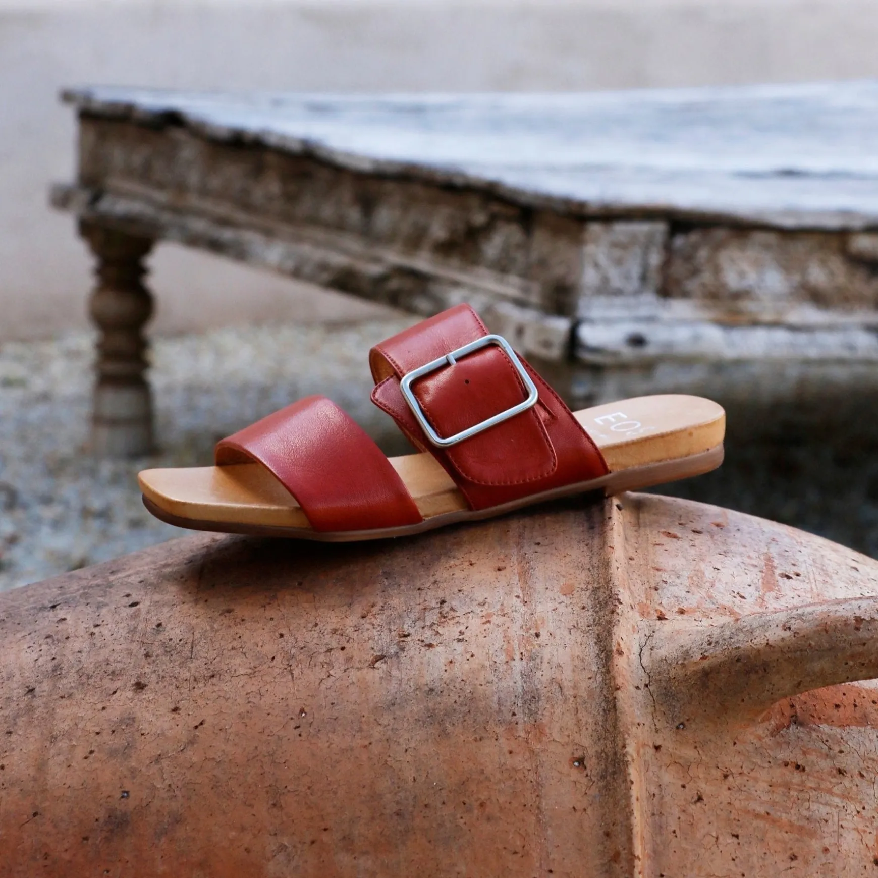 DALLAS LEATHER BUCKLE SANDAL>EOS Footwear New