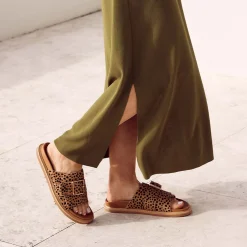 DEDE SLIDE LEATHER SANDALS><noscript><img width=