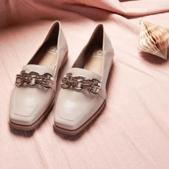 ESTELLE LOW HEEL LOAFERS LEATHER><noscript><img width=