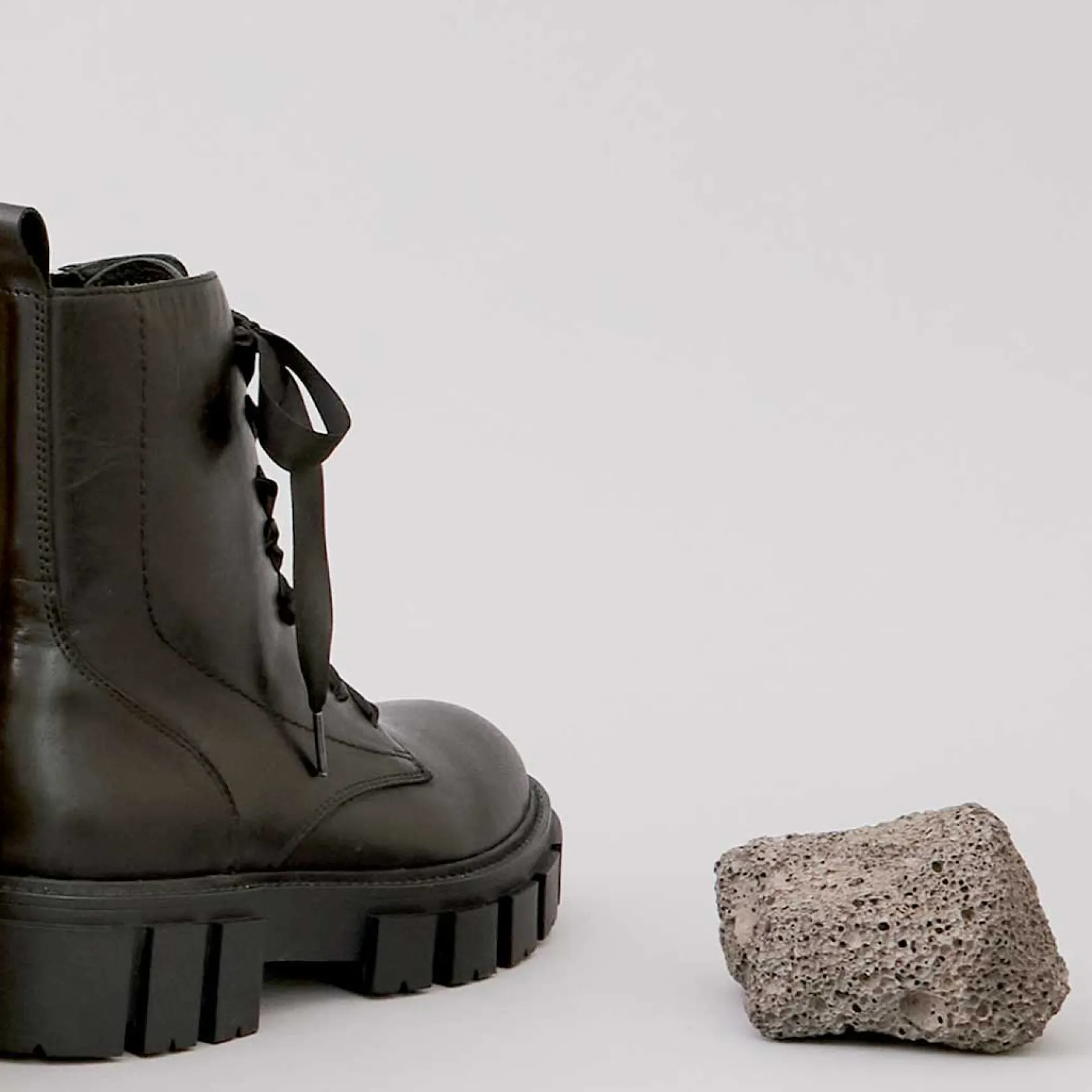 FEBE ARCHIVE ANKLE BOOT>EOS Footwear Clearance