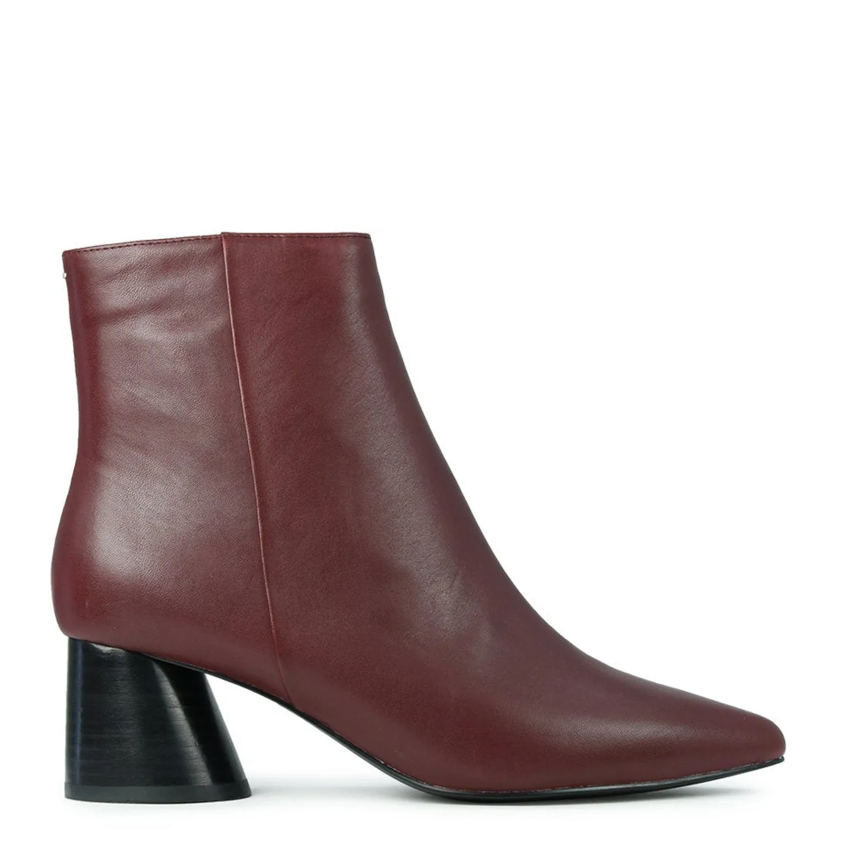 HALLIS>EOS Footwear Outlet