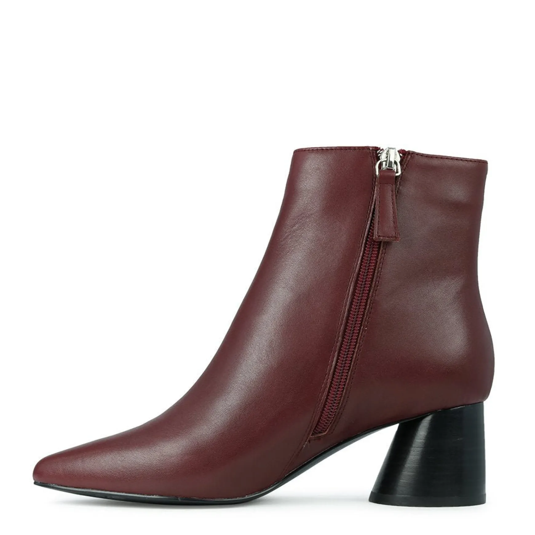 HALLIS>EOS Footwear Outlet