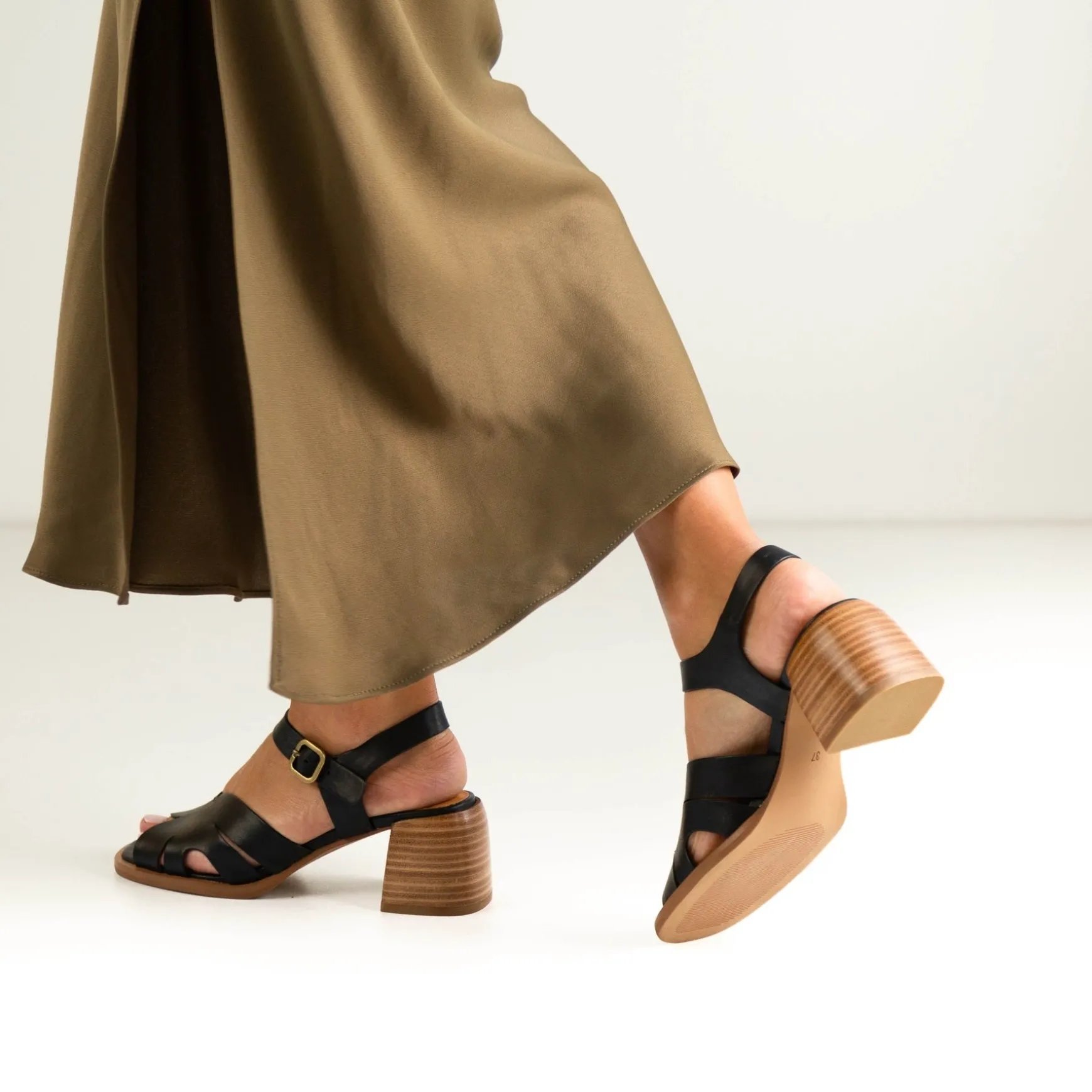 ISA LOW HEEL SANDALS LEATHER>EOS Footwear Online