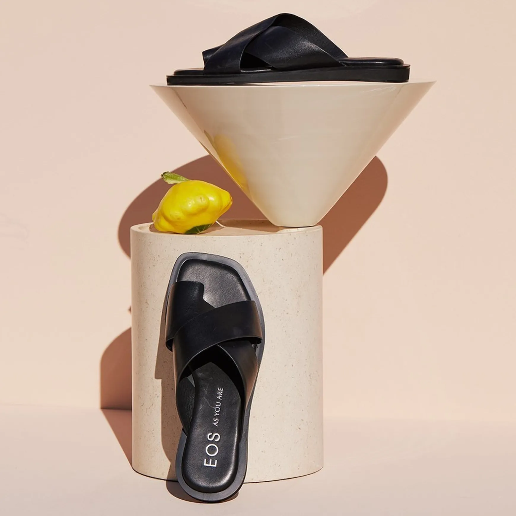 MISHK CROSSOVER SANDALS>EOS Footwear Shop