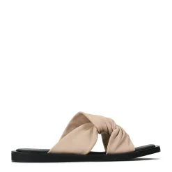 MISTIQUE CROSSOVER SANDAL LEATHER><noscript><img width=
