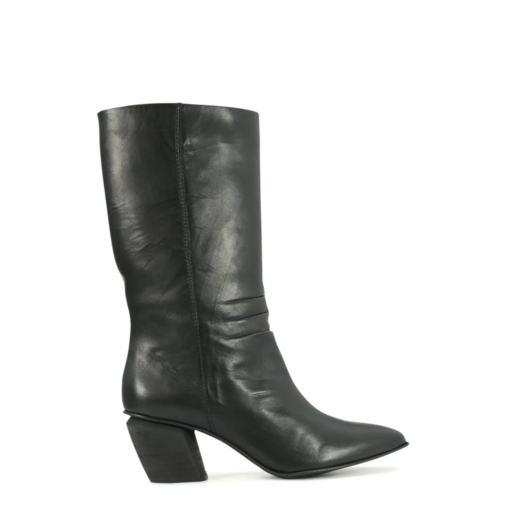 NORTHERN>EOS Footwear Discount