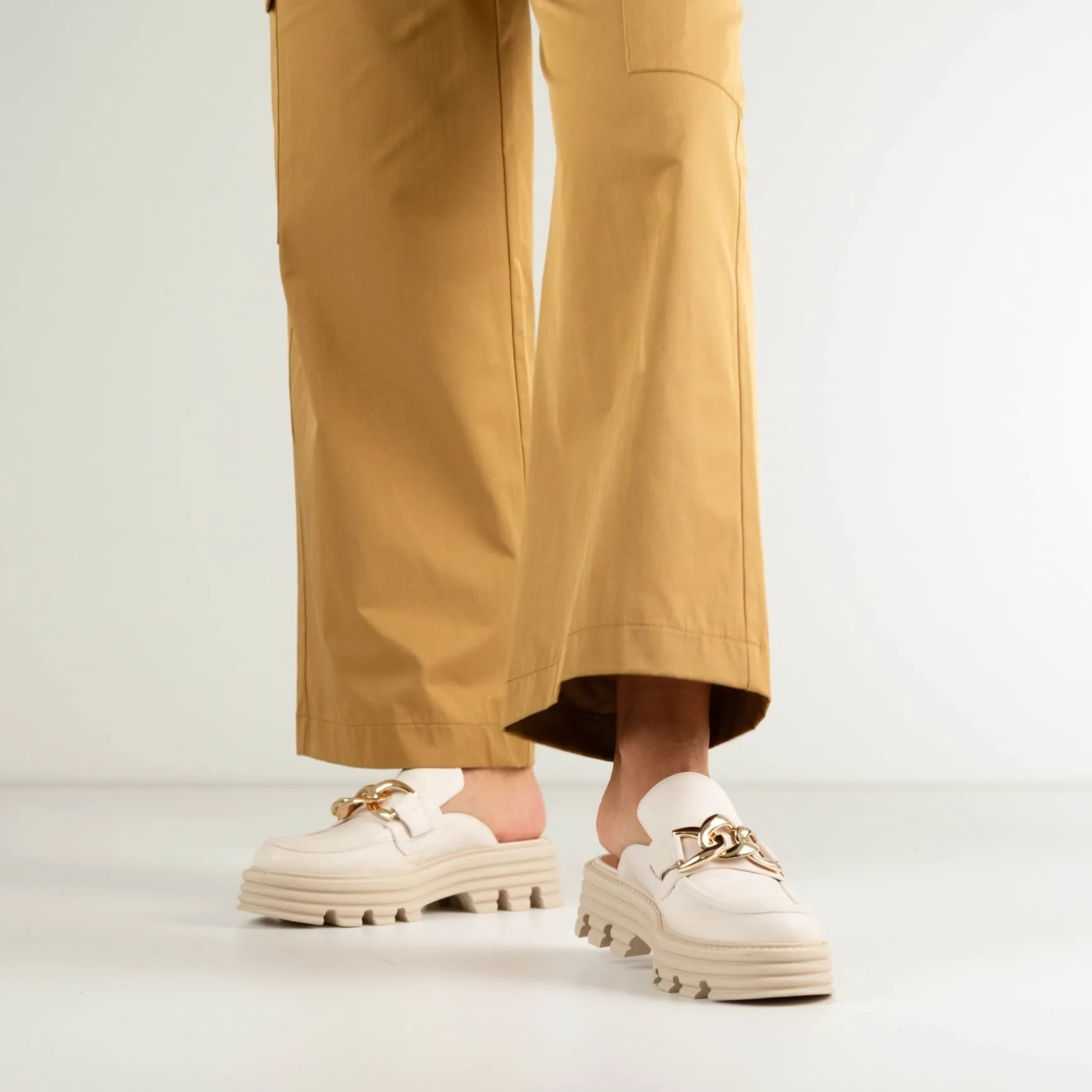 SAMIE SLIP-ON LOAFERS LEATHER>EOS Footwear Sale