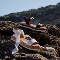 THOUGHTFUL>EOS Footwear Best