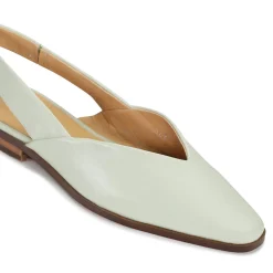 VINE>EOS Footwear Fashion
