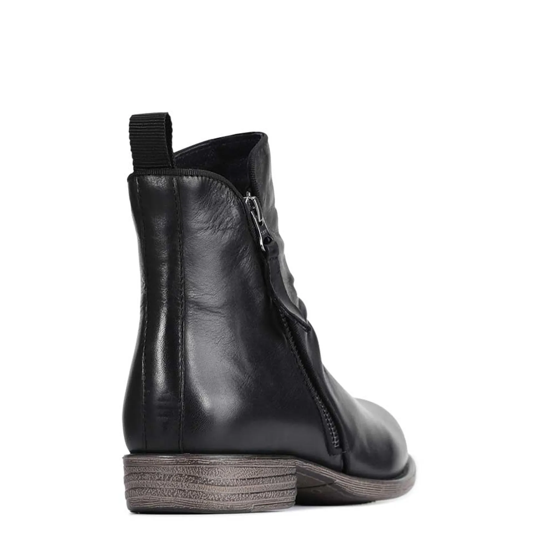 WILDS>EOS Footwear New
