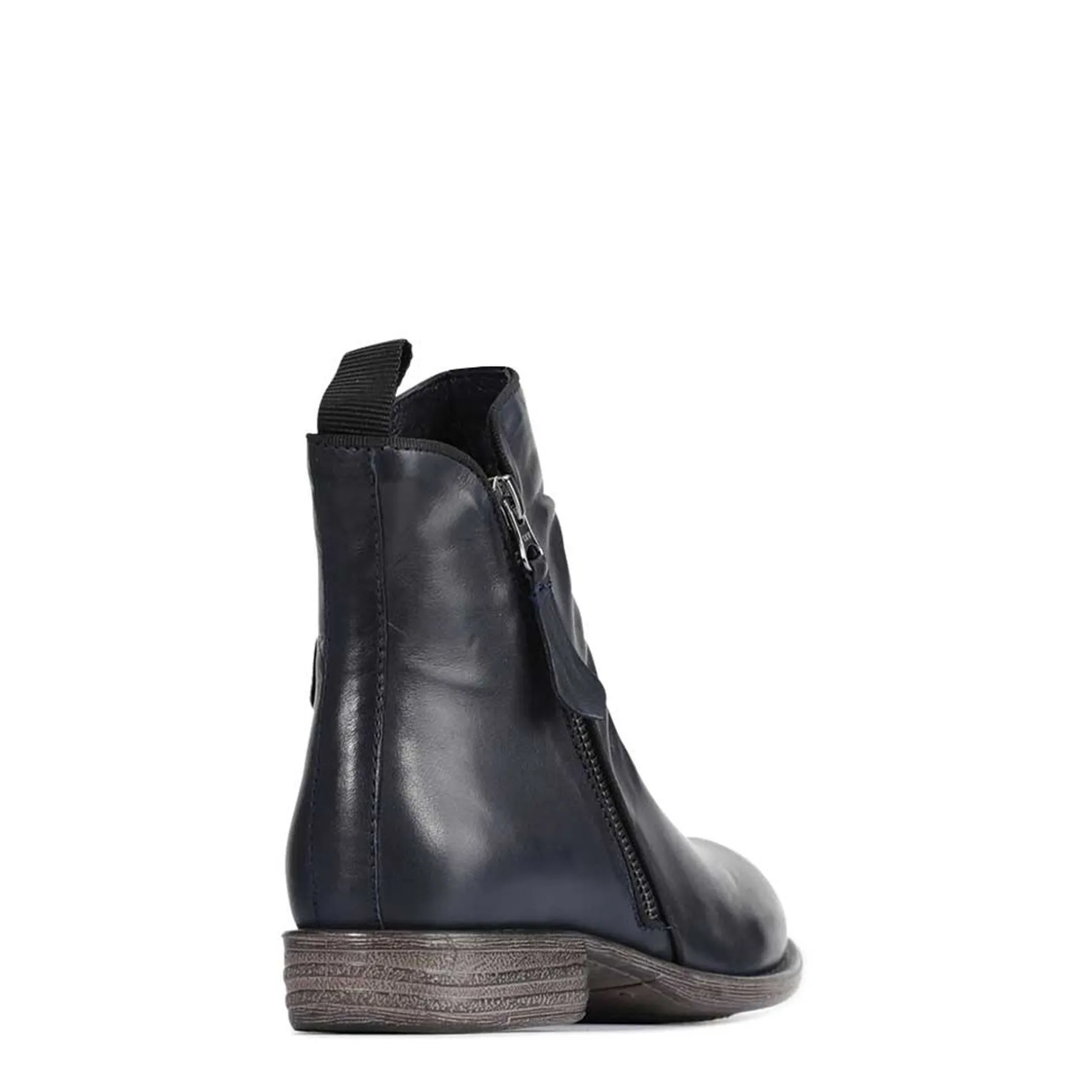 WILDS>EOS Footwear New