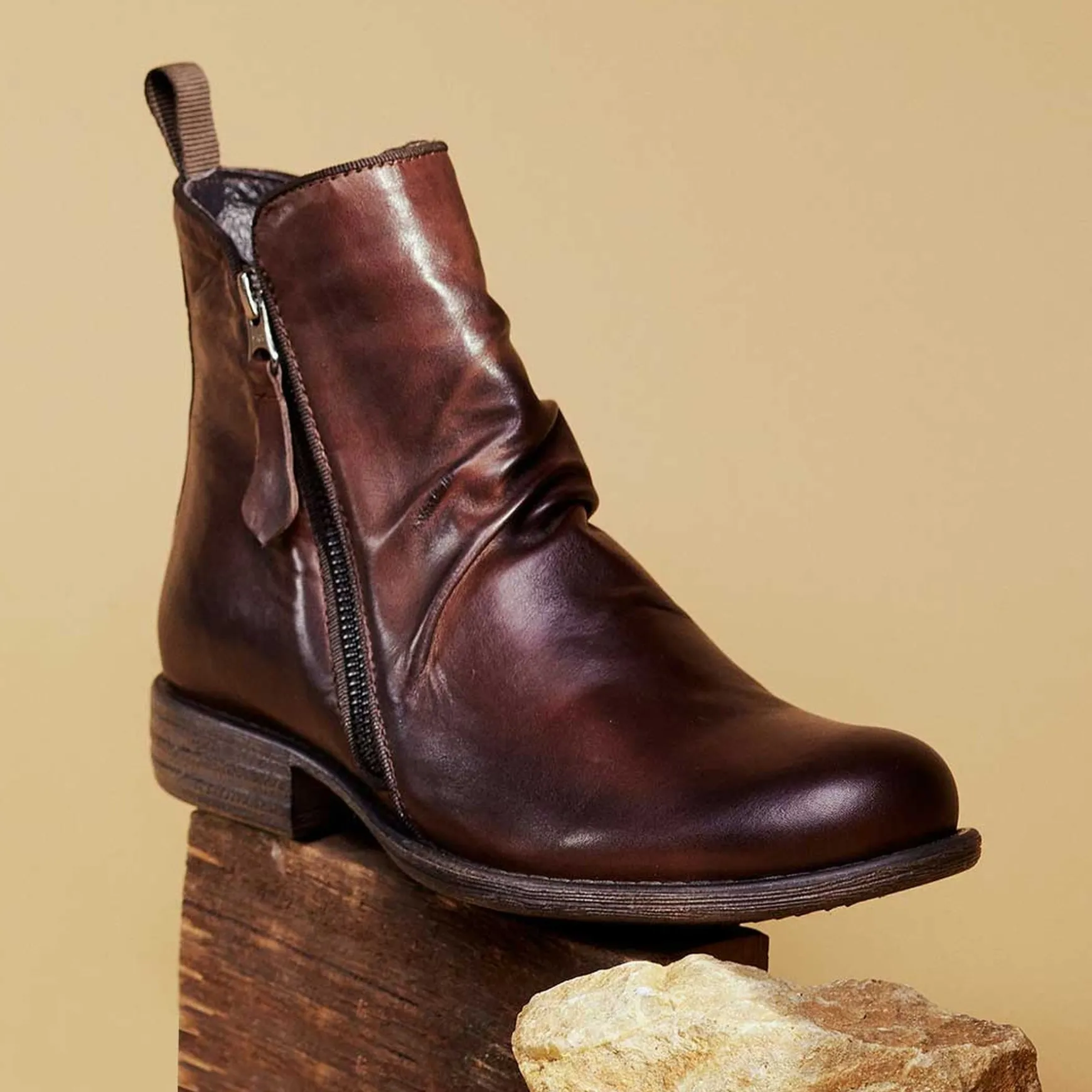 WILDS>EOS Footwear New