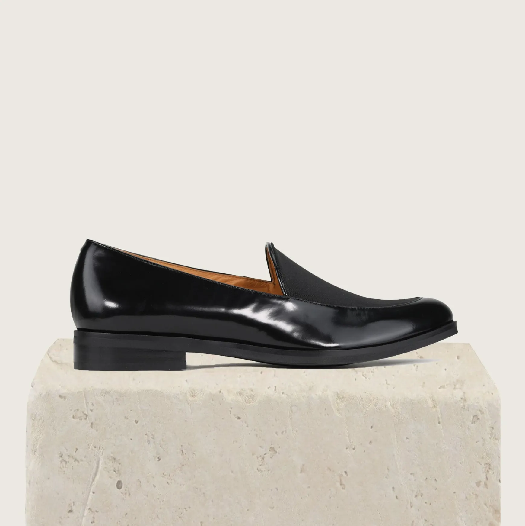 ZADA>EOS Footwear Clearance